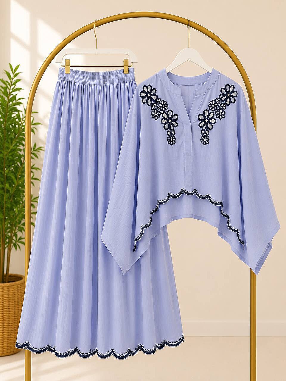 2091 Muslin Kumaş Nakış Detaylı Bluz Etek Takım - Açık Mavi - 1